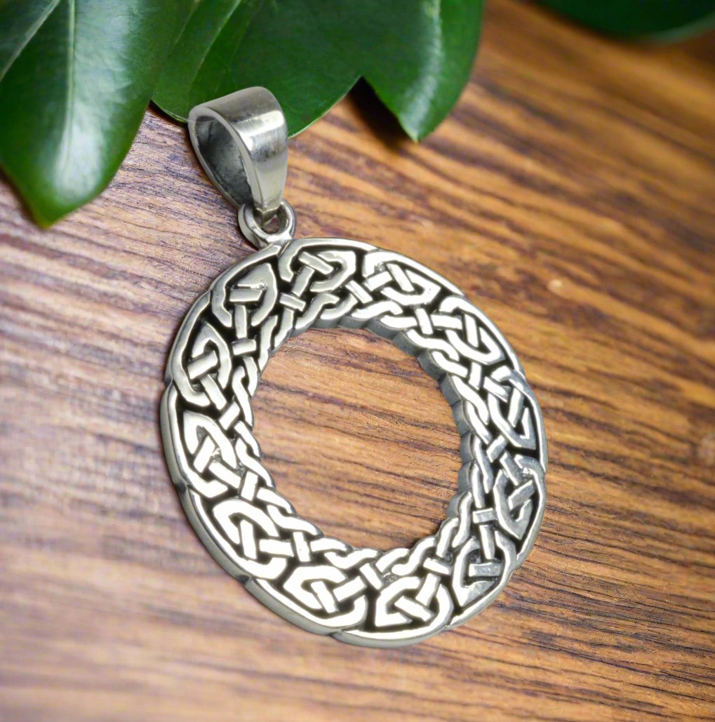 Sterling  Silver  925  Celtic  Knot  Circle  Pendant